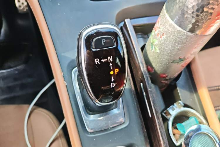 Used Buick LaCrosse 2016 20T Elite Edition Gear Lever