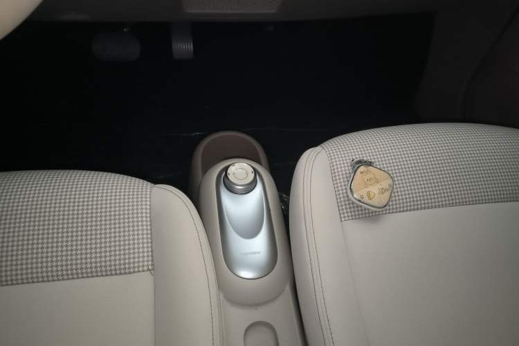 Used Wuling Hongguang MINIEV 2025 Four-Door Version Zhenxiang+ Edition Gear Lever