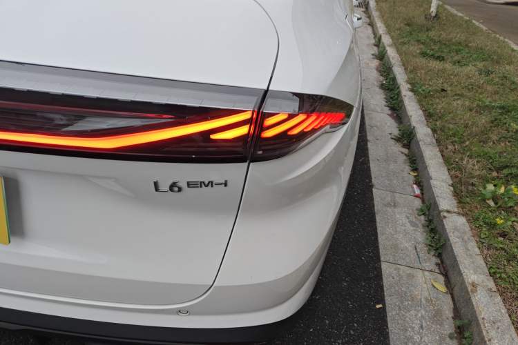 Used Geely Galaxy L6 2025 EM-i 60km Launch Edition
