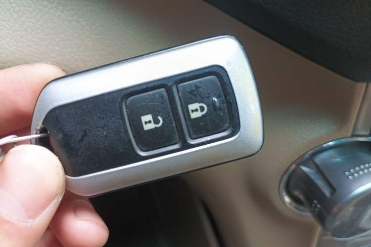 Used Toyota Highlander 2012 2.7L Two-Wheel Drive 7-Seater Luxury Edition Interior 1