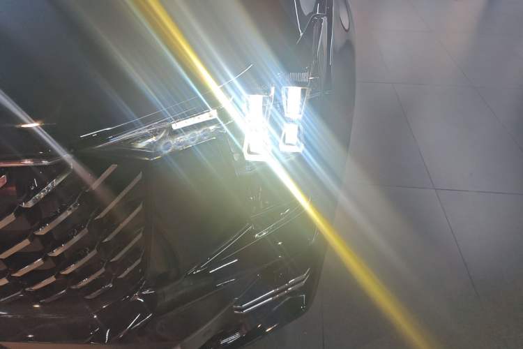 Used GAC Trumpchi GS8 2024 Linghang Series 2.0 TGDI Two-Wheel Drive Luxury Smart Connectivity Version Left Front Headlight