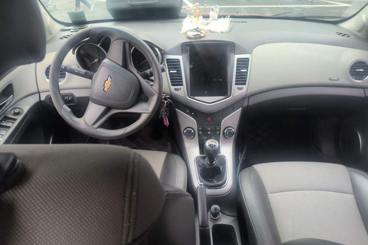 Used Chevrolet Cruze 2014 1.6L SL Millionth Anniversary Edition MT
