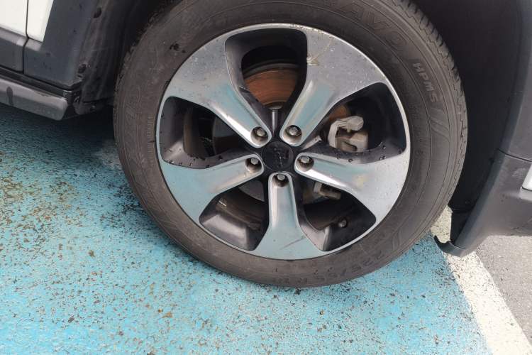 Used Jeep Compass 2017 200T Automatic Prestige Edition Right Front Wheel Hub