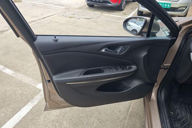 Used Buick Verano 2019 Sedan 20T Dual-Clutch Luxury Model
