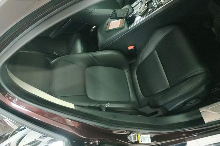 Used Jaguar XFL 2019 XFL 2.0T 200PS Two-Wheel-Drive Luxury Edition Right Front Seat