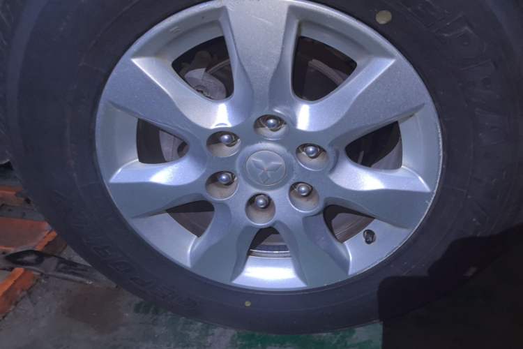 Used Mitsubishi Pajero 2014 3.0L Luxury Edition Right Front Wheel Hub