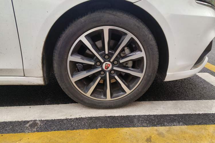 Used Roewe i6 New Energy 2017 45T Hybrid Connective Smart Luxury Edition
