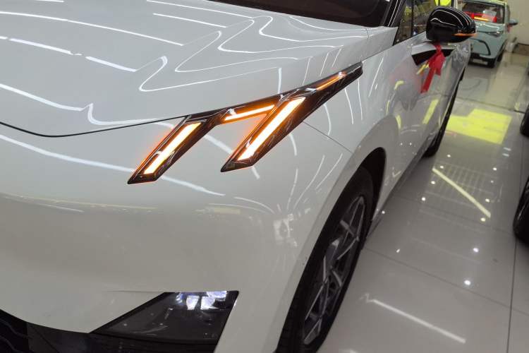 Used Lynk & Co Z20 2025 530 km Range Rear-Wheel Drive Pro
