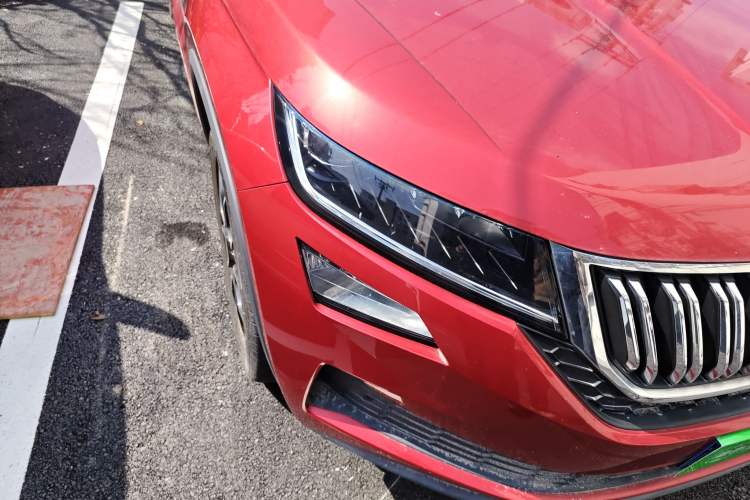 Used Skoda Kodiaq GT 2021 TSI330 Two-Wheel-Drive Luxury Edition Right Front Headlight