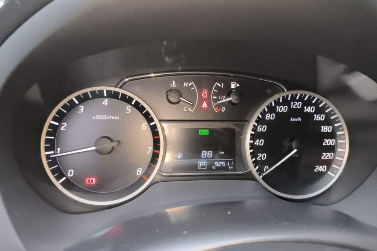 Used Nissan Sylphy 2019 1.6XV CVT Smart Connect Luxury Edition China VI Standard Instrument Cluster