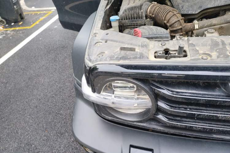 Used Tank 300 2021 Off-Road Edition 2.0T Challenger Right Front Headlight