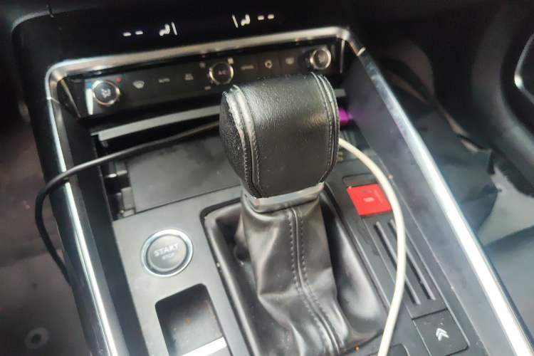 Used Citroen C5 2017 380THP Automatic Luxury Model Gear Lever