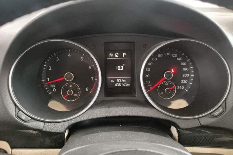 Used Volkswagen Golf 2012 1.4 TSI Automatic Comfort Edition Instrument Cluster