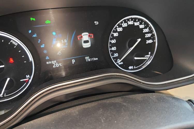 Used Toyota Avalon 2019 Dual-Engine 2.5L Luxury Edition China VI Standard