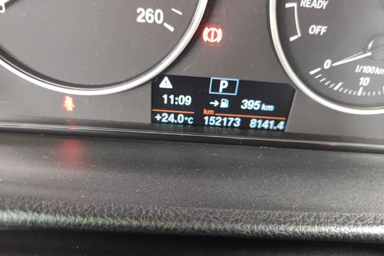 Used BMW 3 Series 2013 316i Active Edition Odometer Close Up