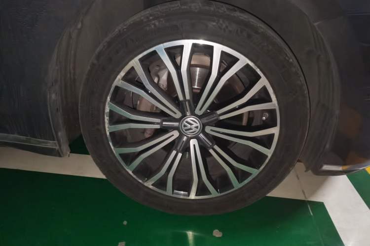 Used Volkswagen Phideon 2016 380TSI Two-Wheel-Drive Luxury Edition
