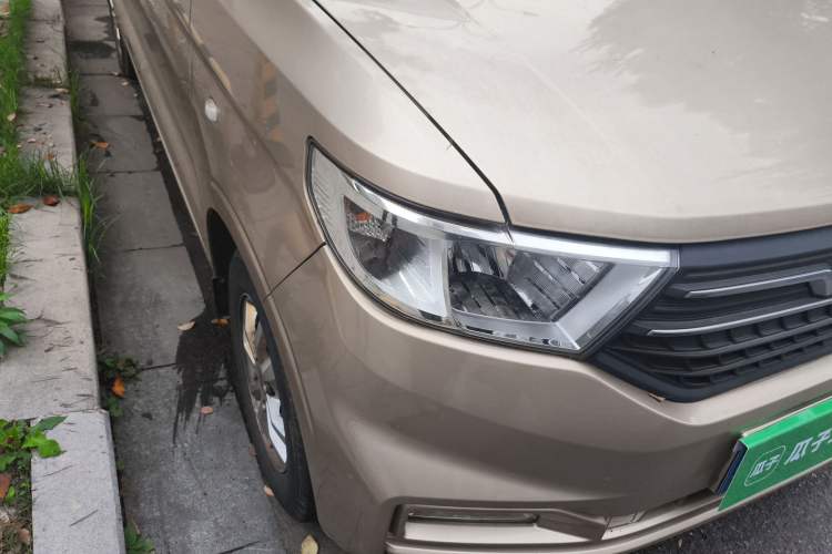 Used Wuling Hongguang V 2021 1.5L Enjoyment Edition LAR
