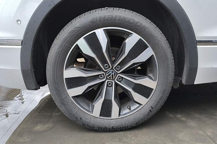 Used Volkswagen Tiguan L 2022 330TSI Automatic Two-Wheel Drive R-Line Enhanced Edition Right Rear Wheel Hub
