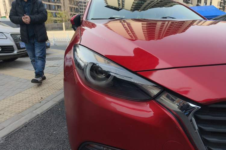 Used Mazda 3 Axela 2017 Hatchback 1.5L Automatic Luxury Model Emission Standard China V