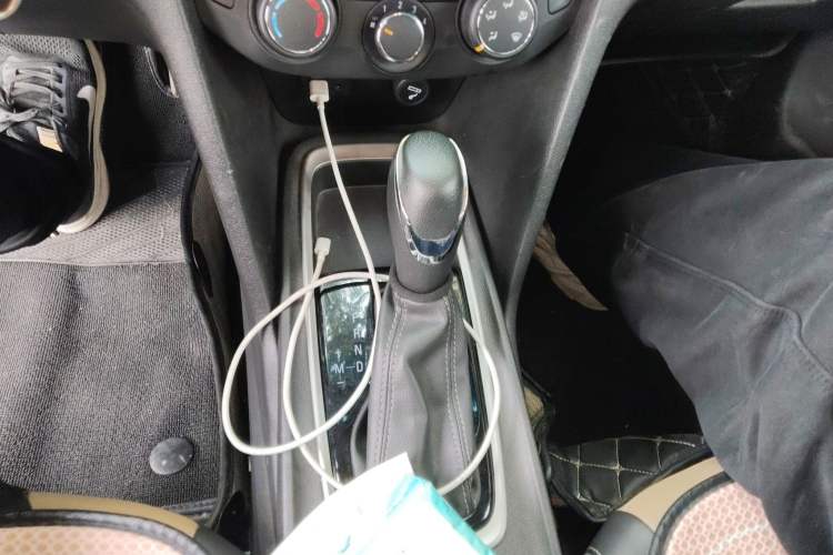 Used Chevrolet Monza 2020 320 Automatic Enjoyment Edition Gear Lever