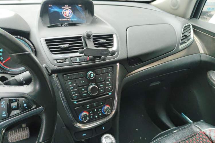 Used Buick Encore 2015 1.4T Automatic Two-Wheel Drive Urban Leading Model Audio And AC Panel