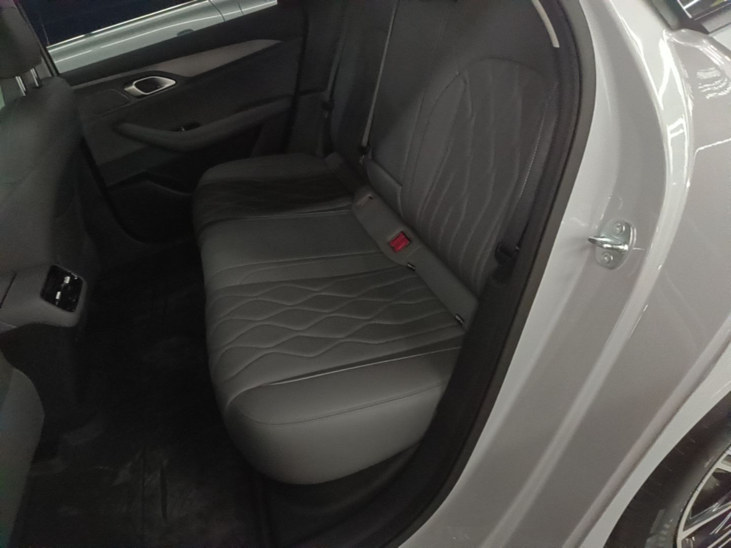 Geely Galaxy A7 2025 Model EM-i 70km Luxury Edition — снимка 20