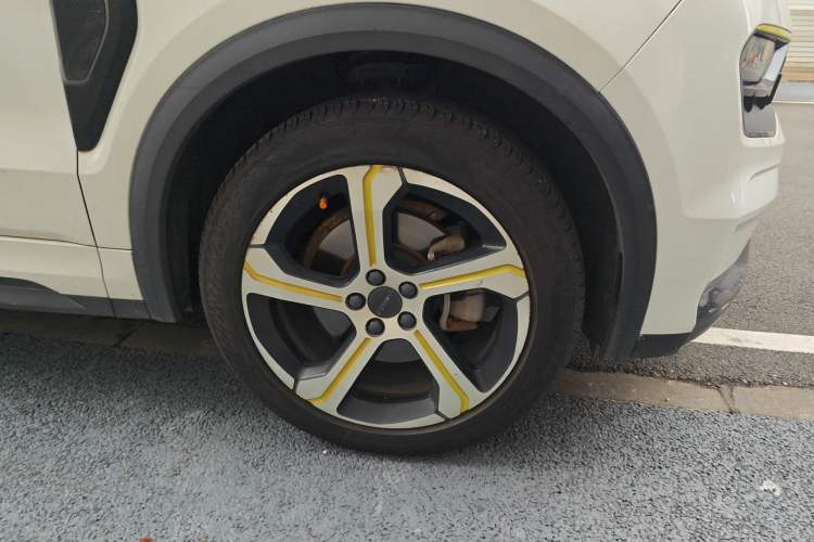 Used Lynk & Co 05 2020 2.0TD Two-Wheel Drive Shine Halo