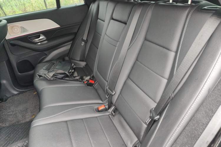 Used Mercedes-Benz GLE Coupe 2024 GLE 350 4MATIC Coupe SUV Fashion Model Left Rear Seat