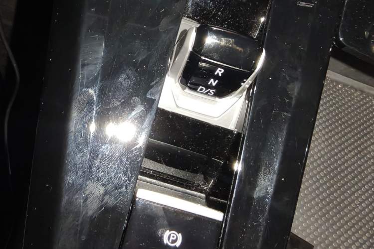 Used Volkswagen Talagon 2022 380TSI All-Wheel-Drive Luxury Prestige Pro 7-Seater Gear Lever