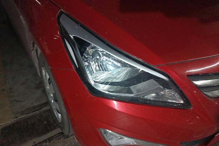 Used Hyundai Verna (older generation) 2014 1.4L Manual Smart GLS Trim