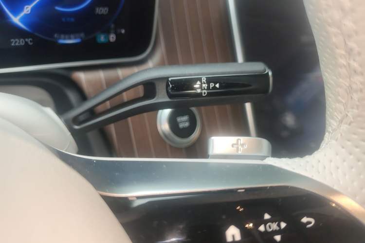 Used Mercedes-Benz EQE SUV 2023 350 4MATIC Luxury Edition Gear Lever