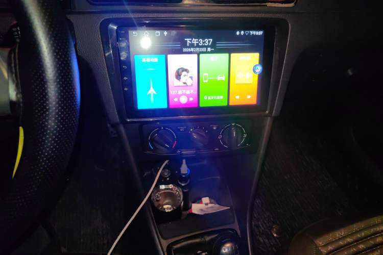 Used Volkswagen Santana 2015 1.6L Manual Fashion Edition Audio And AC Panel