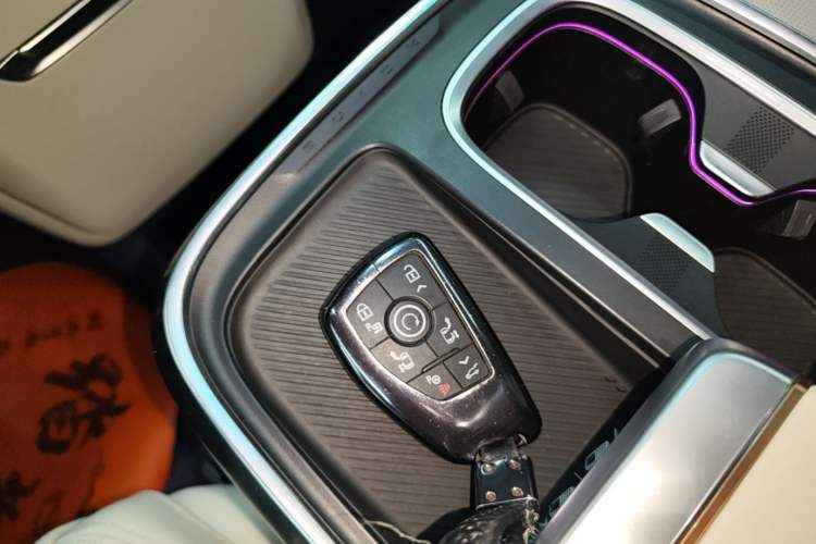 Used Buick Century 2023 2.0T Six-Seater Yinshi Edition
