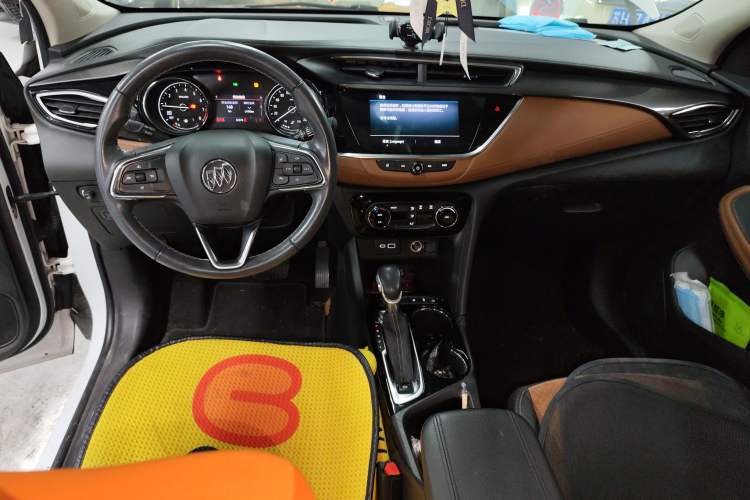 Used Buick Encore GX 2020 20T CVT Two-Wheel Drive Luxury Version Audio And AC Panel