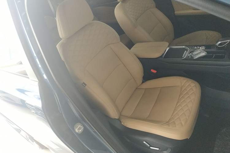 Used Geely Auto Haoyue L 2023 2.0T DCT Flagship Version