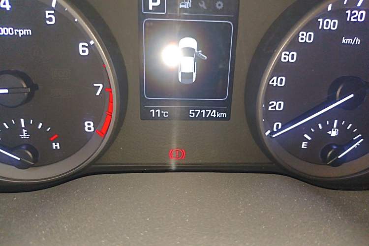 Used Hyundai Elantra (6th Generation / Lingdong) 2016 1.6L Automatic ZhiXuan – Elite Version Odometer Close Up