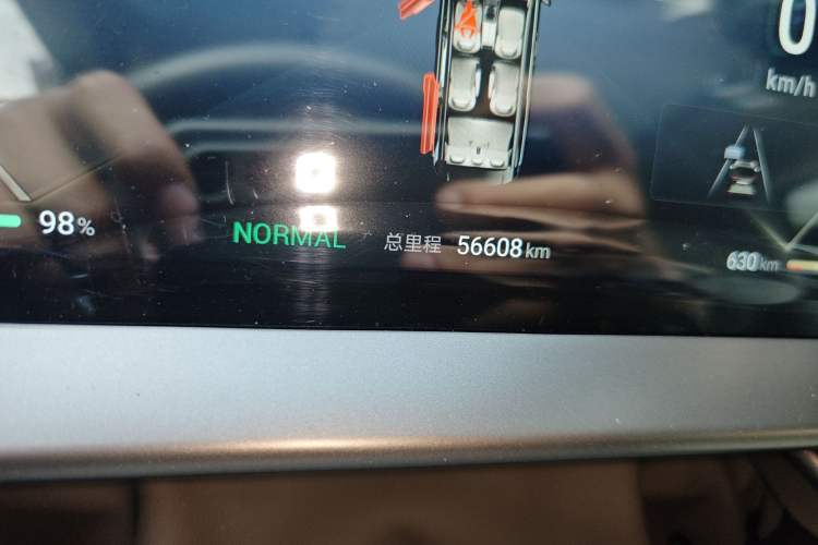 Used Denza D9 2023 DM-i 965 Luxury Model
