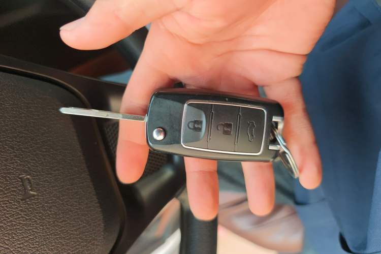 Used FORTHING Lingzhi 2023 M5 1.6L Practical Model 5 Seats