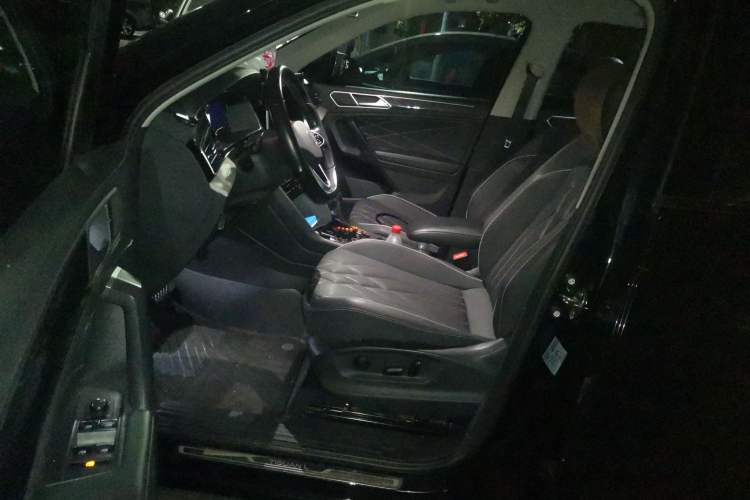 Used Volkswagen Tiguan L 2021 330TSI Automatic Two-Wheel Drive Smart Edition Driver Seat