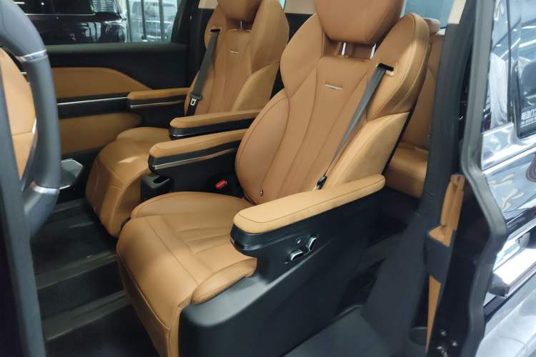 Used Hongqi HQ9 PHEV 2024 2.0T Four-Wheel Drive Business Edition