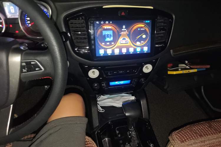 Used Geely Auto GX7 2015 Sports Edition 2.0L Automatic Luxury Model
