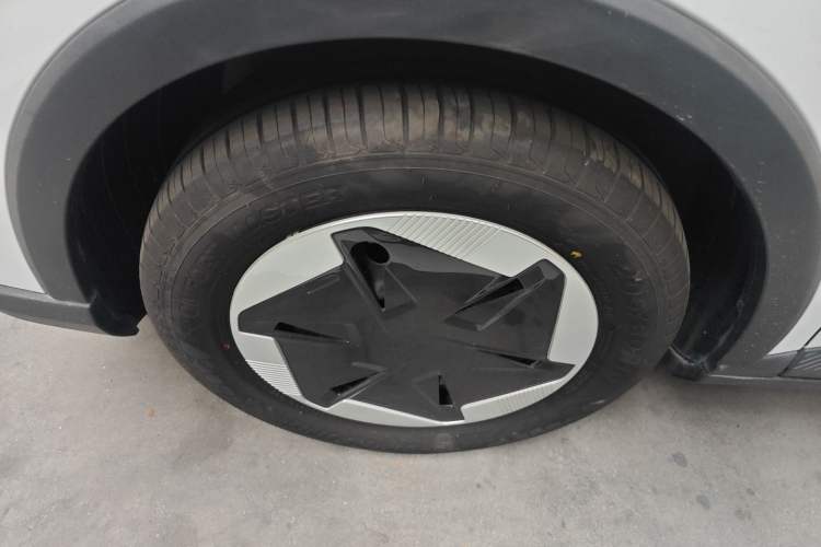 Used Geometry E Firefly 2024 301km Flowing Light
