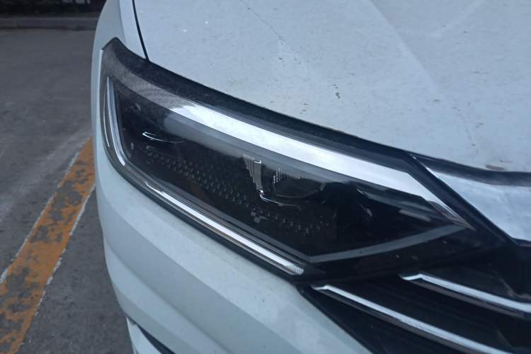 Used Volkswagen Sagitar 2020 280TSI DSG Luxury Version China VI Standard Right Front Headlight