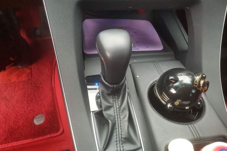 Used Toyota Avalon 2019 Dual-Engine 2.5L Luxury Edition China VI Standard