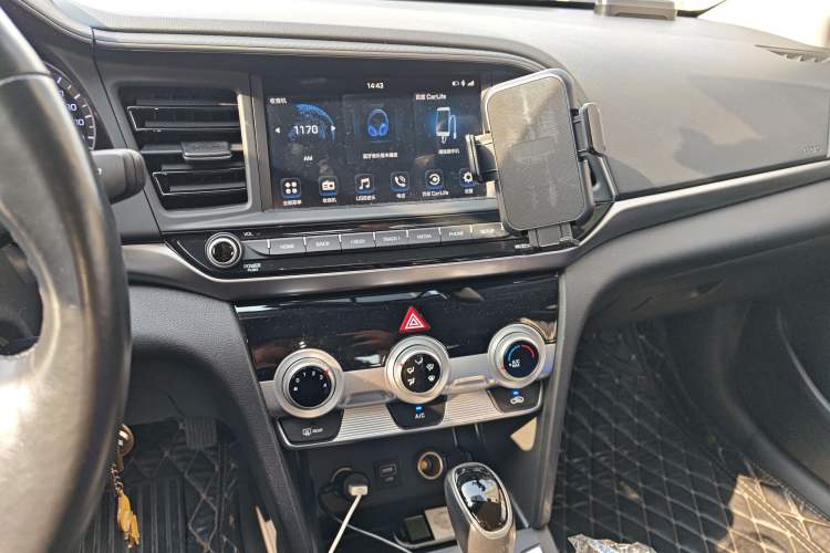 Used Hyundai Elantra (6th Generation / Lingdong) 2019 1.5L CVT ZhiXuan – Elite Version Audio And AC Panel