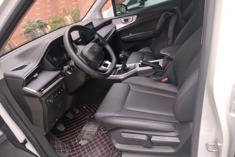 Used Wuling Jiachen 2022 1.5T Manual Comfort & Dynamic Version