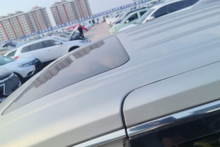 Used Buick GL8 2022 ES Landtrek 653T Luxury Edition Roof