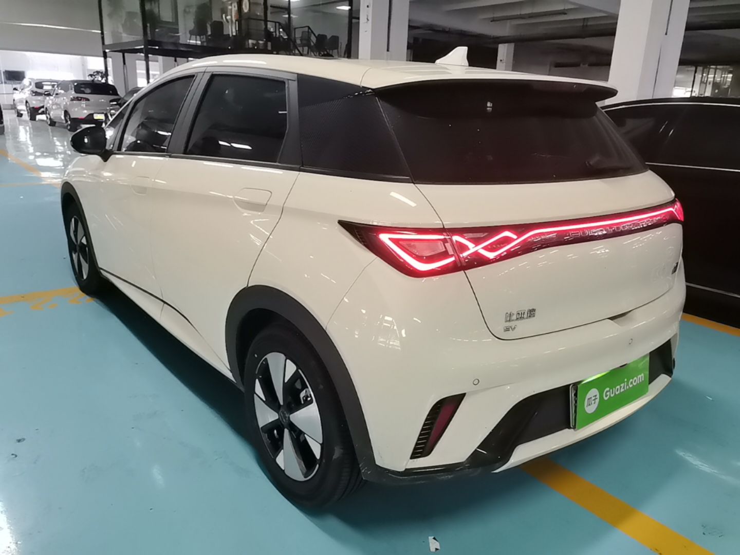 BYD Dolphin 2023 420 km Fashion Edition — снимка 13
