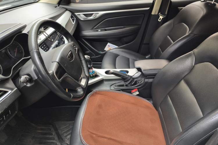 Used Geely Auto Vision 2019 Upgraded Model 1.5L Manual Luxury Version China V Standard