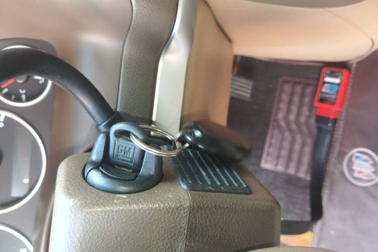 Used Buick GL8 2014 2.4L Classic Edition Interior 1